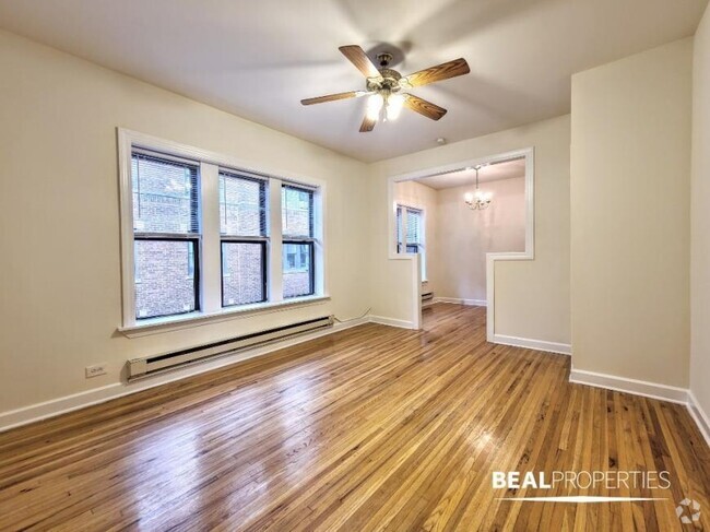 Building Photo - 1 bedroom in CHICAGO IL 60613 Unit W2 Rental