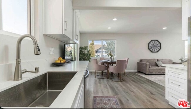 Photo - 817 N Kingsley Dr Unit 1