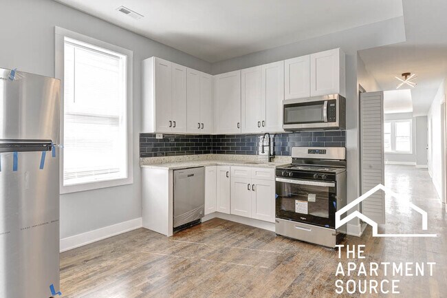 Building Photo - 2935 N Lawndale Ave Unit 3