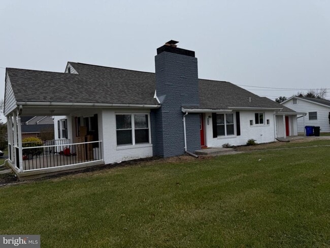 Building Photo - 606 E Main St Rental