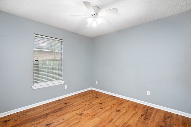 Photo - 139 Horn Ct
