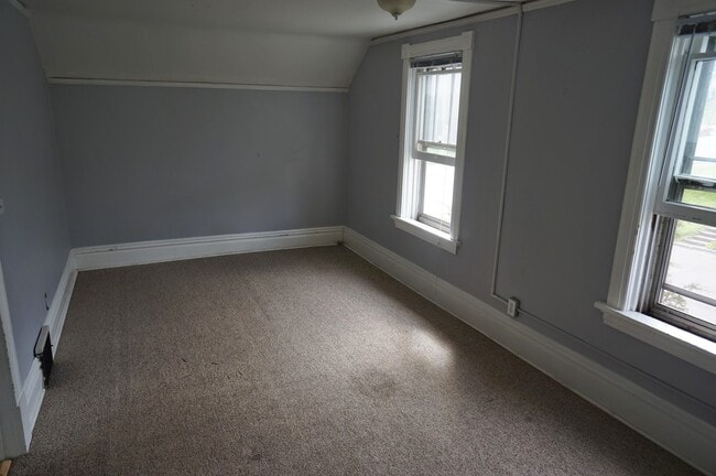 Photo - 1206 E 3rd St Unit Apt. B