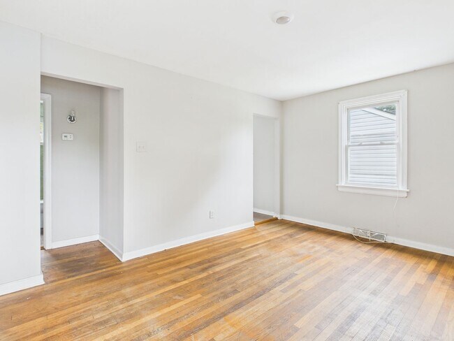 Photo - 4707 Castlewood Rd