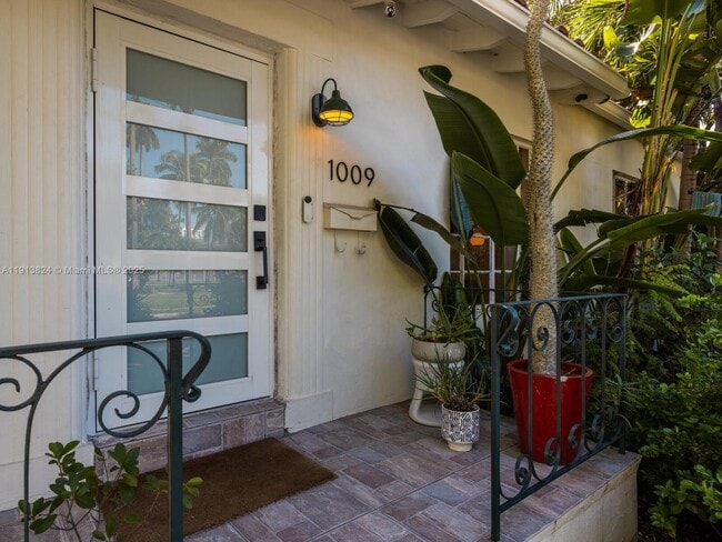 Photo - 1009 NW 11th Ct