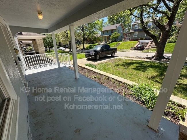 Photo - 5105 Walnut St