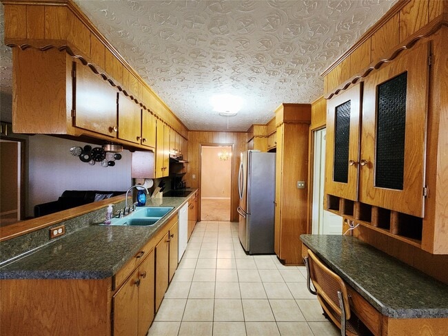 Photo - 1702 Ivie Lee St