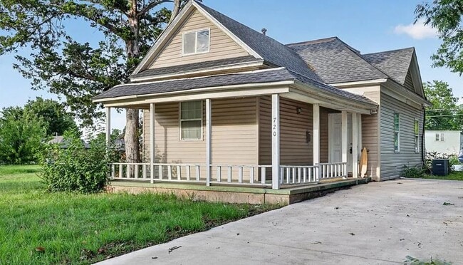 720 North Blvd