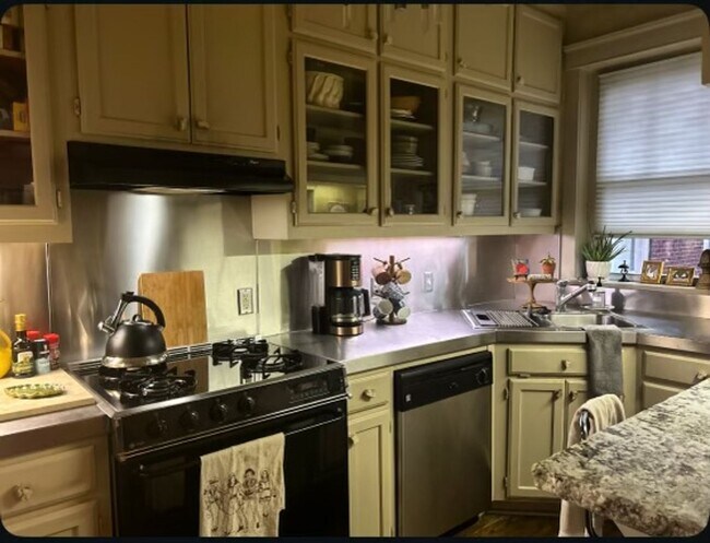 Photo - Gorgeous Condo in Sophian Plaza!
