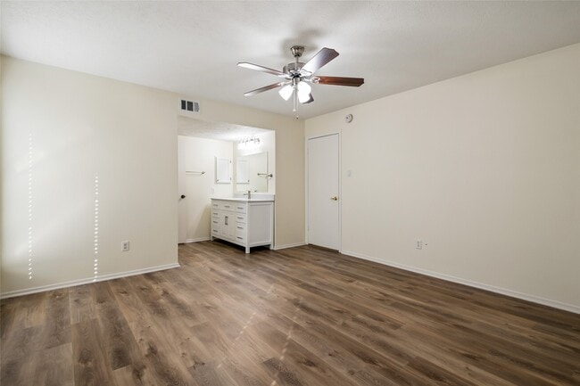 Photo - 19427 Plantain Dr
