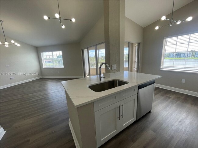 Building Photo - 2850 N Oakland Forest Dr Unit 305