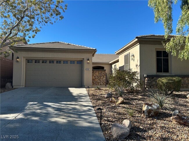 Photo - 2685 La Boutique St