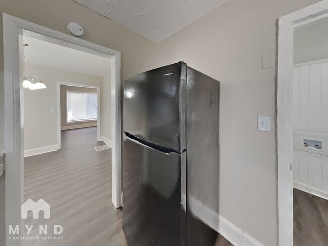 Photo - 1284 Westmont Rd SW