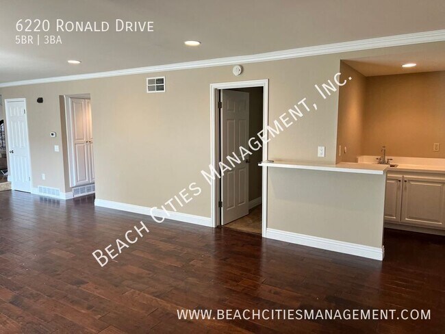 Photo - 6220 Ronald Dr