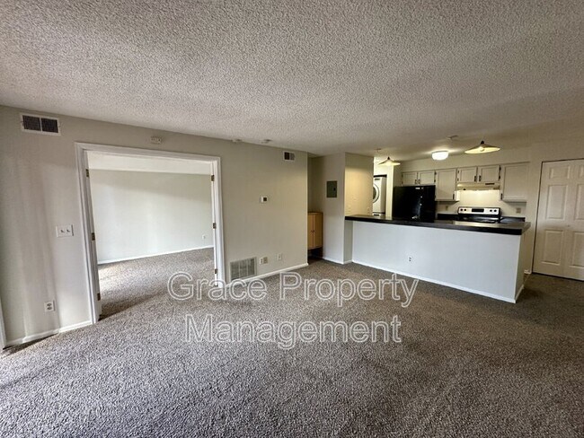 Photo - 4899 S Dudley St Unidad 15-D