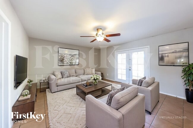 Photo - 5702 N 19th Dr