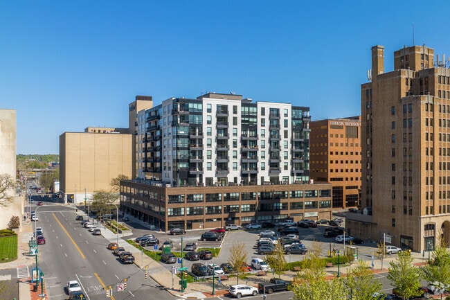 300 E Washington