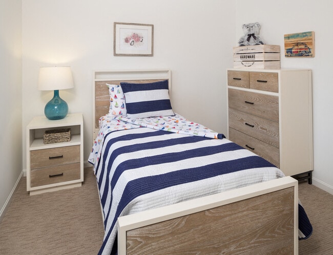 Westridge Gardens Renovated Second Bedroom