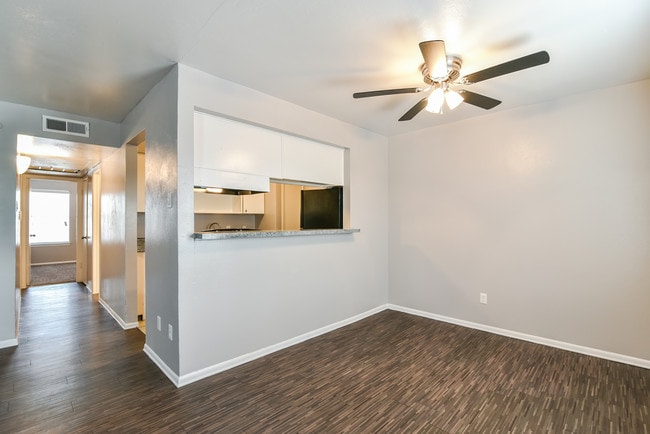 Building Photo - Rose Gardens RGLLC Rental