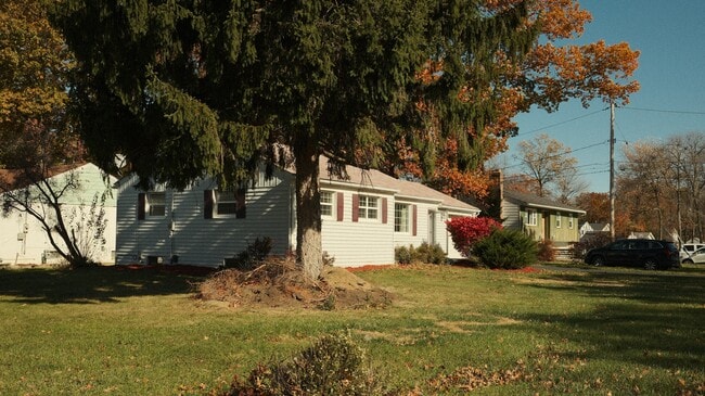 Photo - 32568 Electric Blvd