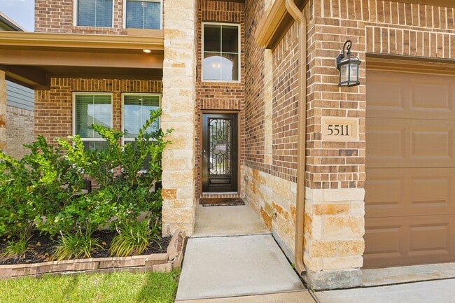 Photo - 5511 Gothic Oak Dr