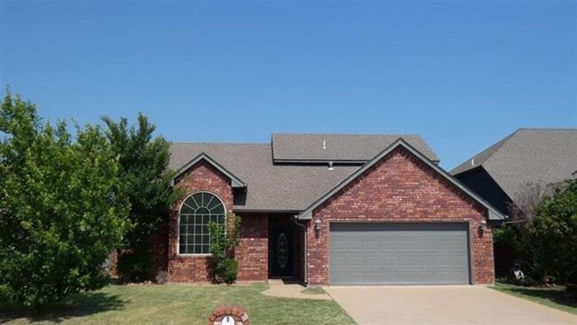 Building Photo - 1637 NE 35th St