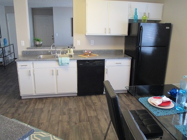 Building Photo - Sequoia Meadows Rental