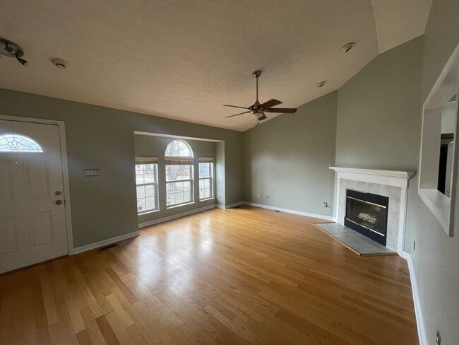 Photo - 2619 Crestpark Rd