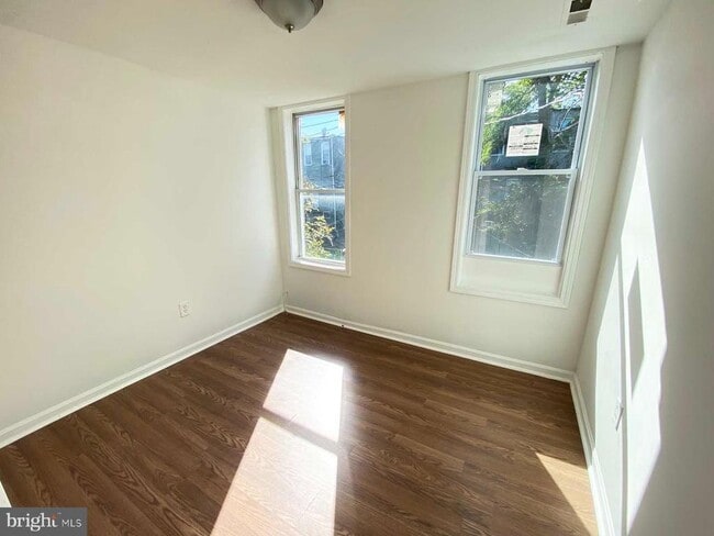 Photo - 3015 Rayner Ave