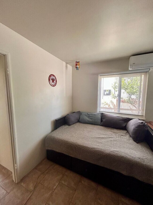 Photo - 405-407 G Street Unidad 407