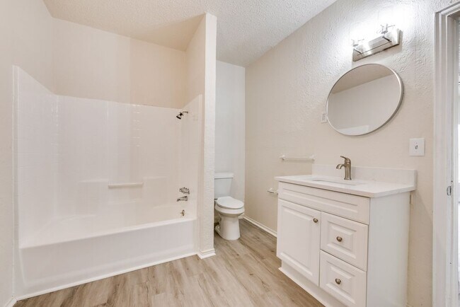 Photo - 2818 Oakdale St