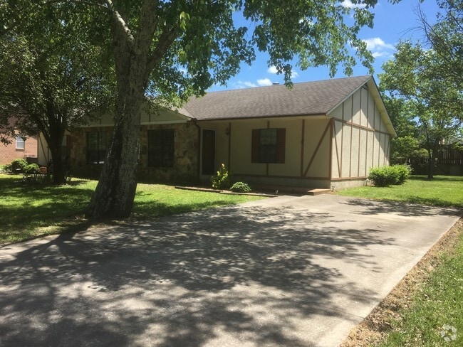 Building Photo - 735 Bradley Dr Unit 735 A Bradley Drive Rental