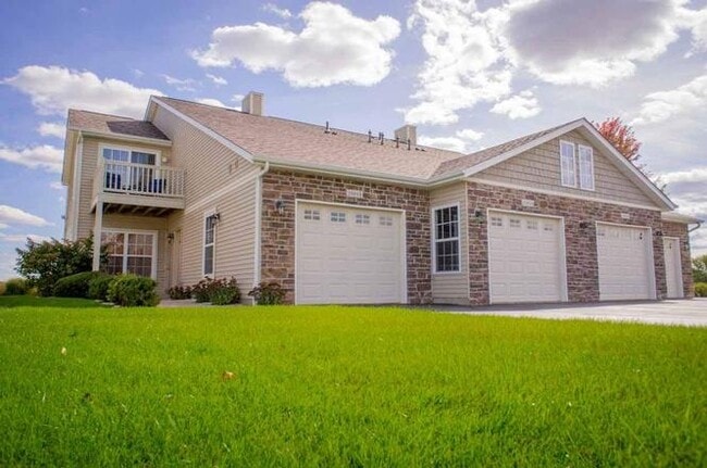 Building Photo - 15615 Sienna Ct Unit 15615