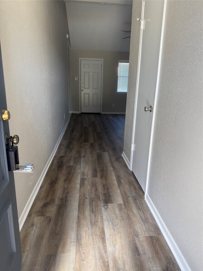 Photo - 6611 Rockfield Dr