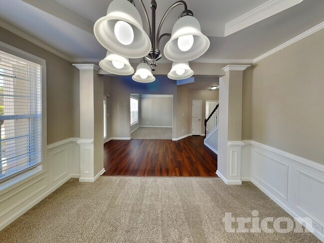 Photo - 960 Maple Leaf Dr