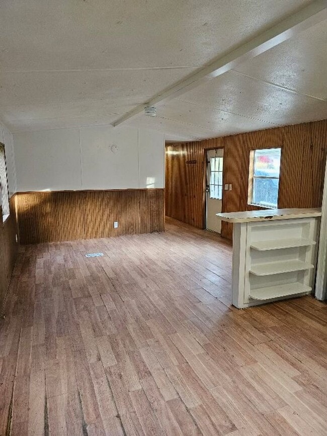 Photo - 2030 Smith Ave