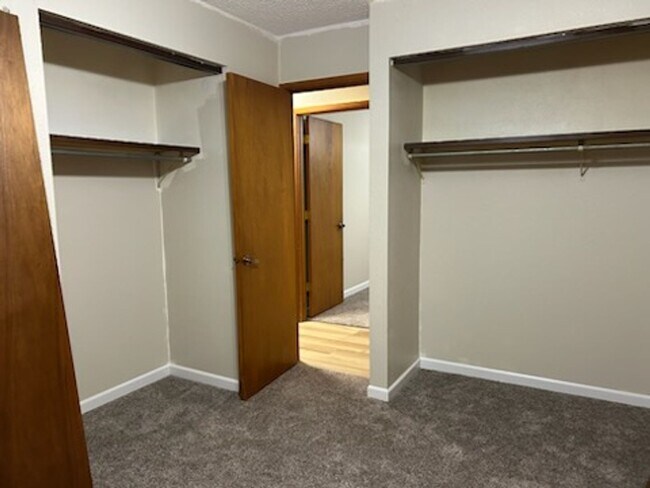 Photo - 5408/5410 Helen Ct Unit 5408 Helen Ct.