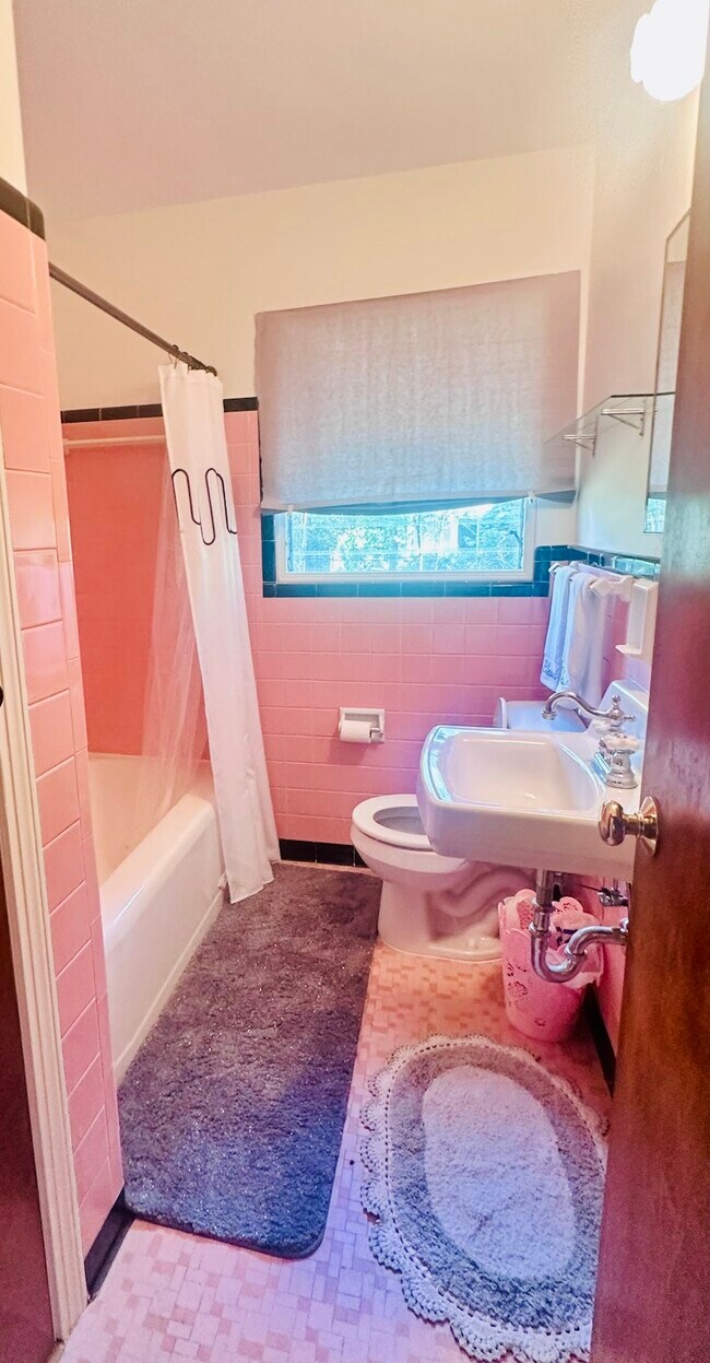 Photo - 27 Escalona Ave