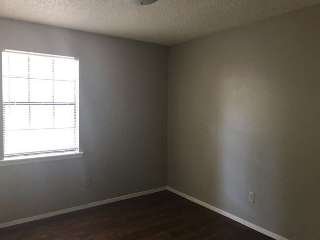 Photo - 3/2 Fenced yard PET FRIENDLY PTISD