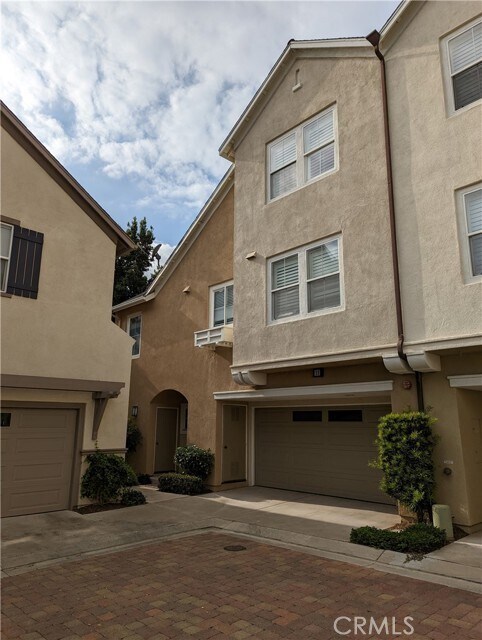 Photo - 33 Visalia Townhome