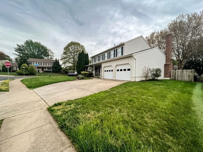 Photo - Beautiful and Spacious 4 Bedroom 2.5 Bathroom Home Sitting on Extensive Lot In Desired Xanadu Est...