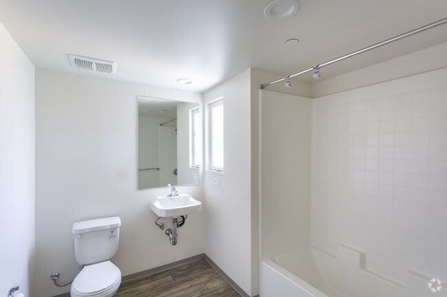 Corridor - CHASE APARTMENTS