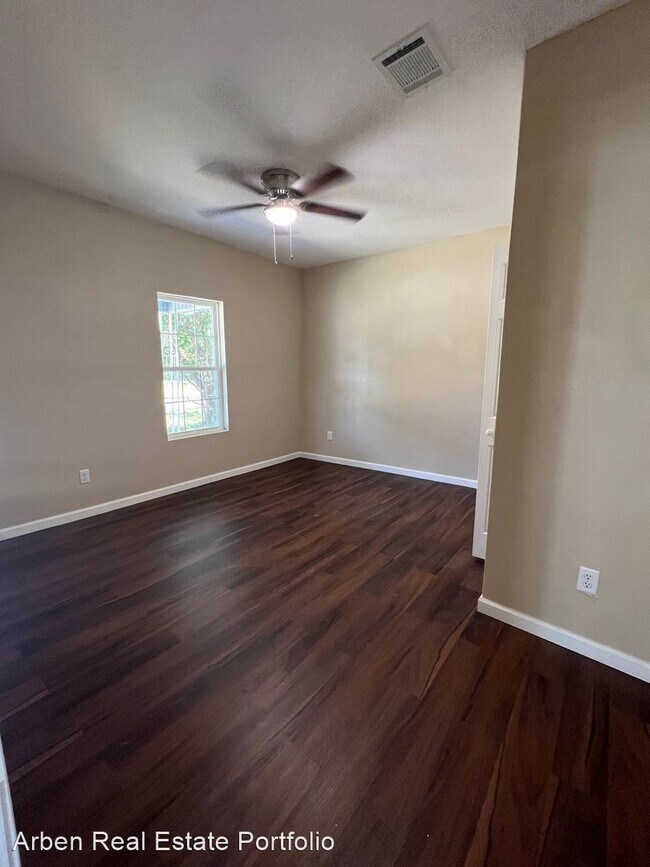 Photo - 3 br, 1 bath House - 937 13th St