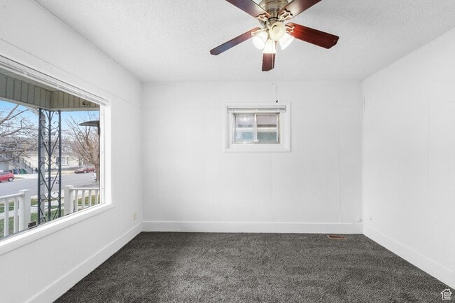 Photo - 2324 Quincy Ave