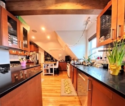 Building Photo - 181 Davis Ave Unit 8B