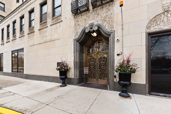 Photo - 2000 N Lincoln Park W Unit 1010