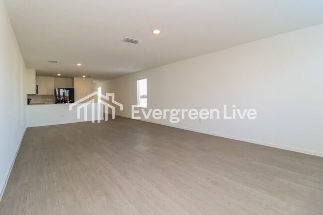 Photo - 200 Sycamore Pl