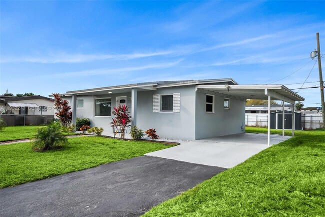 Photo - 13710 Harrison St