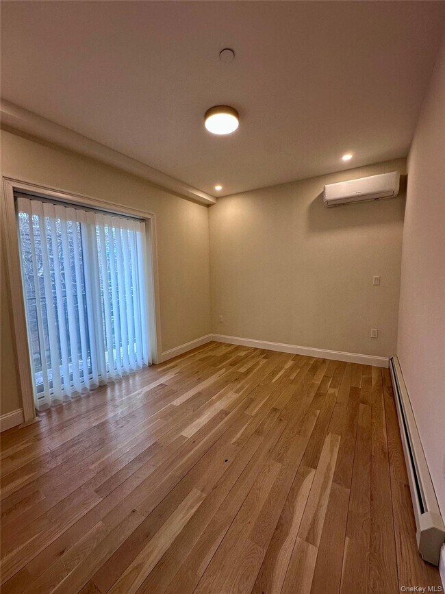 Photo - 64-67 185th St