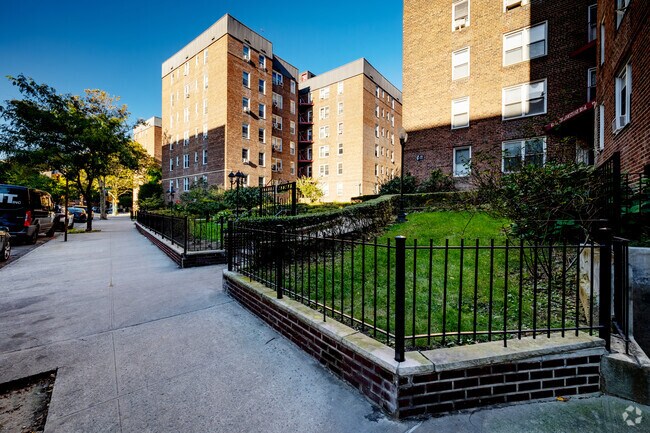 Photo - 6707 Yellowstone Blvd