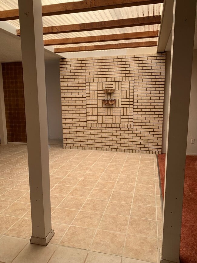 Photo - 1640 Courtland Cir